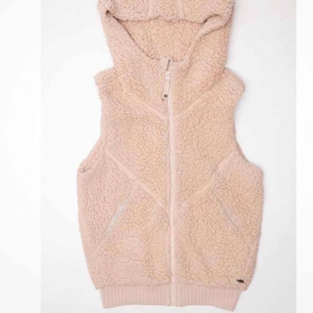 Prana Permafrost Hooded Fleece Vest, known for its cozy sherpa texture Med
